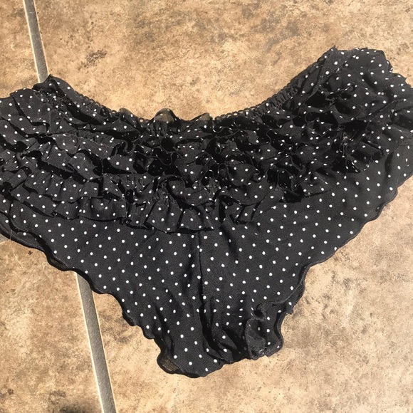 Ruffle polkadot panties - Picture 3 of 3